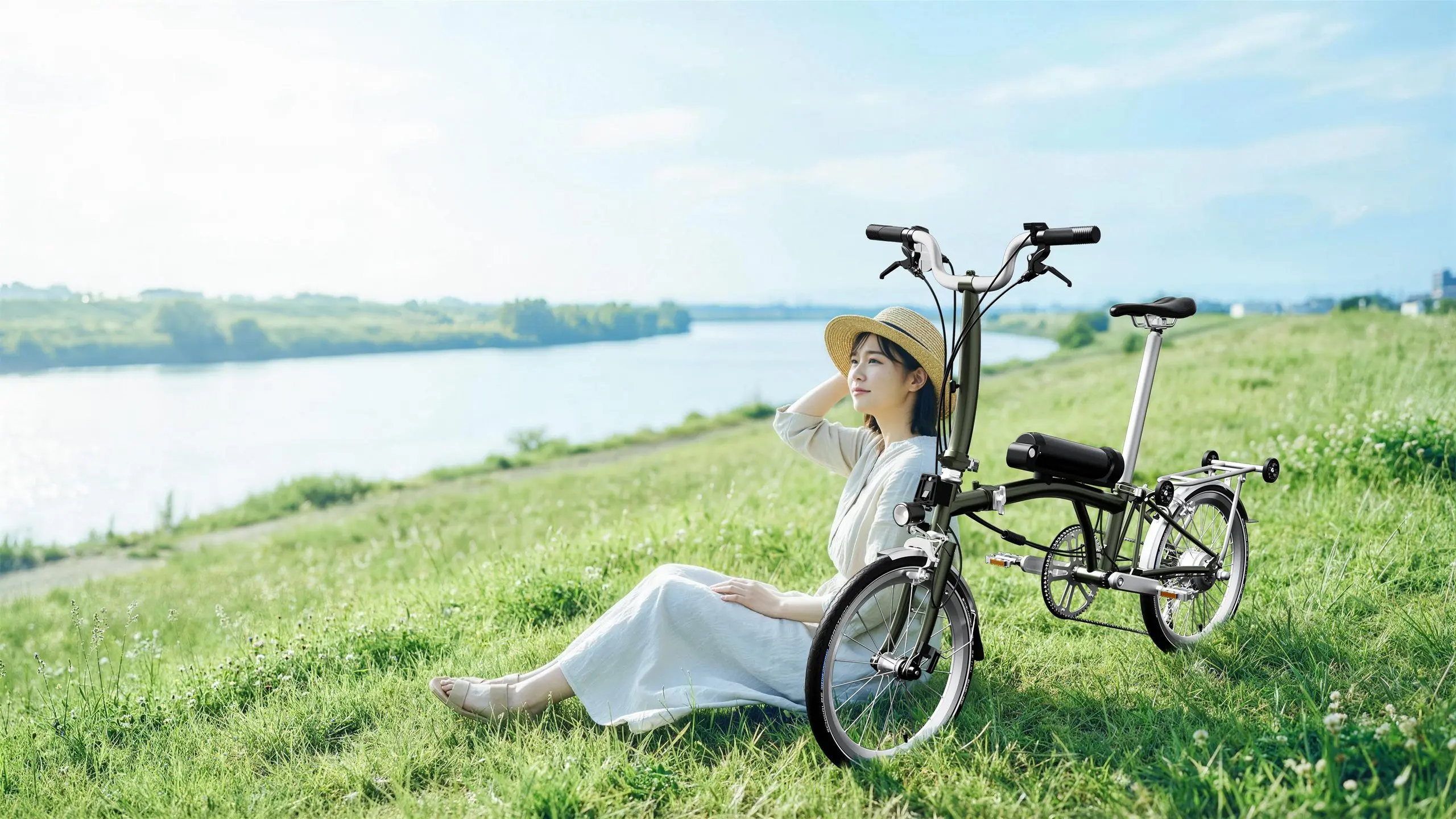 Riverside Pause / 河岸短途